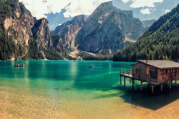سفری به دریاچه زمردی و زیبای پراگز، ایتالیا