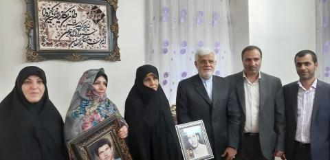 محمدرضا عارف: رسیدگی به خانواده های شهدا وظیفه حاکمیت است محمدرضا عارف: رسیدگی به خانواده های شهدا وظیفه حاکمیت است