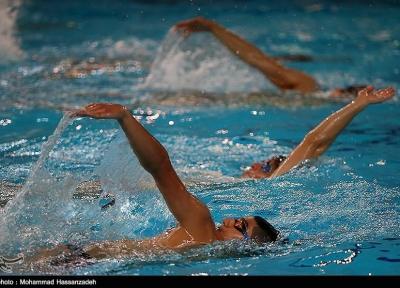 تمرین پرفشار شناگران در استخر آزادی
