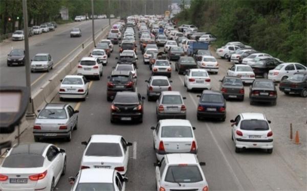 ترافیک نیمه سنگین در آزادراه قزوین، کرج محدوده ساسانی و پل فردیس