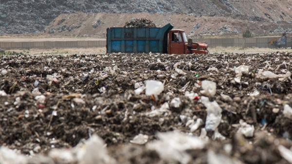 انتقال زباله های دهستان شیرکوه به گود مرکزی