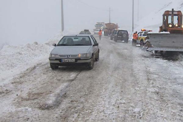 مسدود شدن جاده هراز به علت بارش سنگین برف